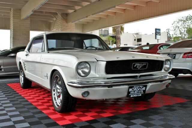 Ford Mustang 1966 image number 0