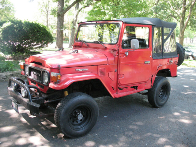 Toyota Land Cruiser 1977 image number 1