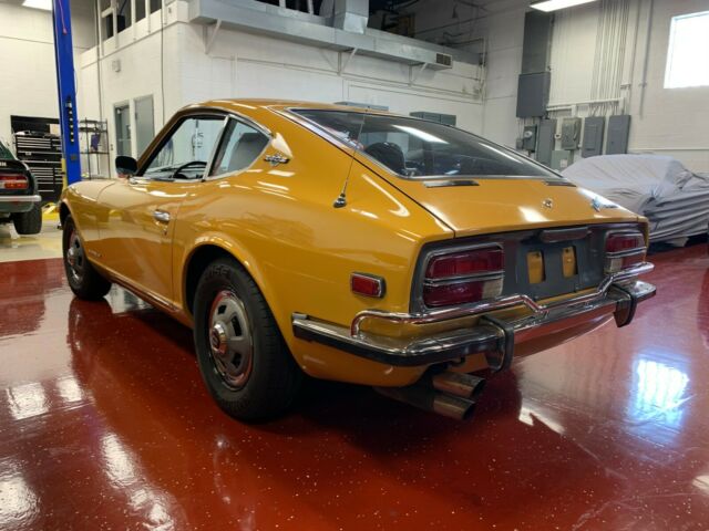 Datsun Z-Series 1971 image number 2