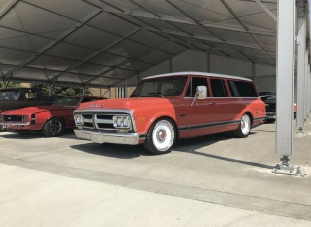 GMC Suburban 1972 image number 0