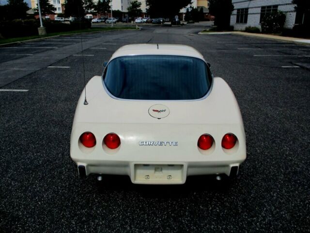 Chevrolet Corvette 1979 image number 18