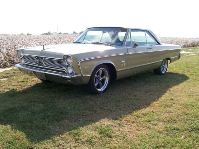 Plymouth Fury 1966 image number 27