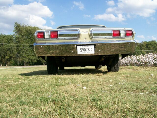 Plymouth Fury 1966 image number 29