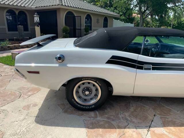 Dodge Challenger 1971 image number 10