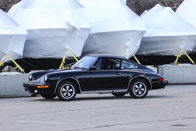 Porsche 911 1976 image number 31