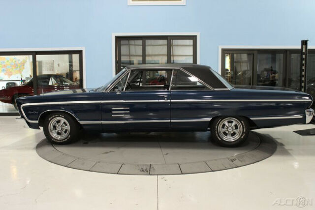 Plymouth Fury 1966 image number 1