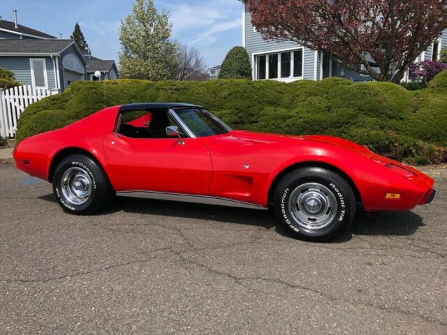 Chevrolet Corvette 1975 image number 11