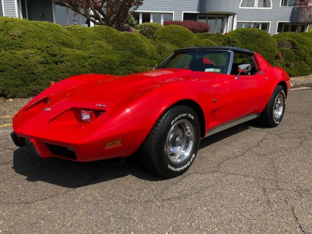 Chevrolet Corvette 1975 image number 2