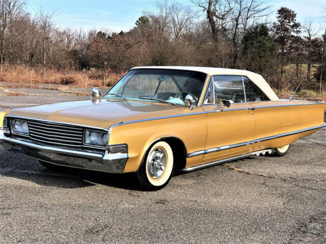 Chrysler 300 Series 1965 image number 20