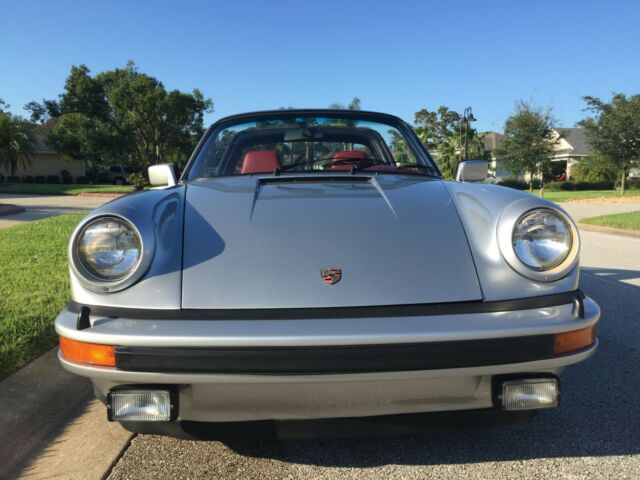 Porsche 911 1975 image number 15