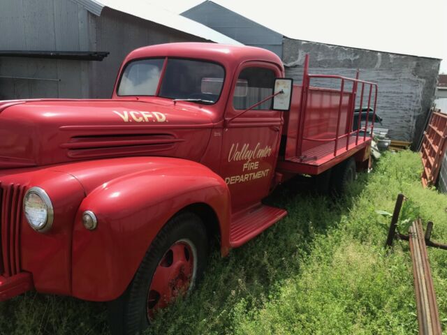 Ford Fire truck 1941 image number 2