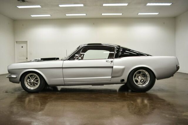 Ford Mustang 1966 image number 27