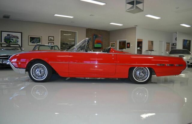 Ford Thunderbird 1962 image number 29