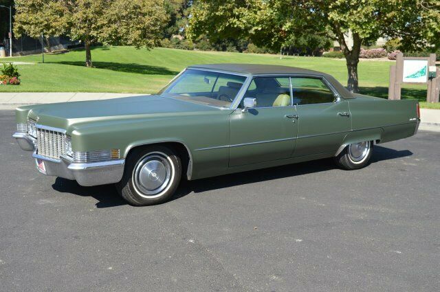 Cadillac DeVille 1970 image number 2