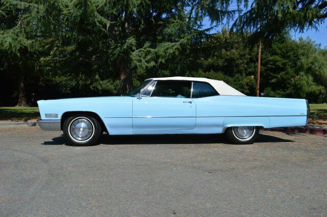 Cadillac DeVille 1967 image number 2