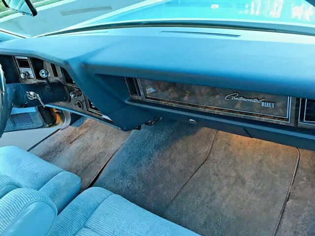 Lincoln Continental 1979 image number 18