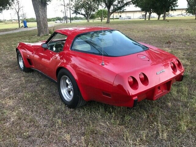 Chevrolet Corvette 1979 image number 11