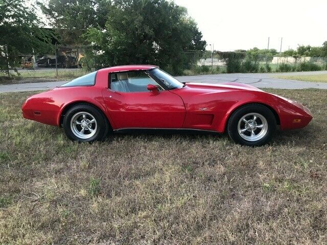 Chevrolet Corvette 1979 image number 30