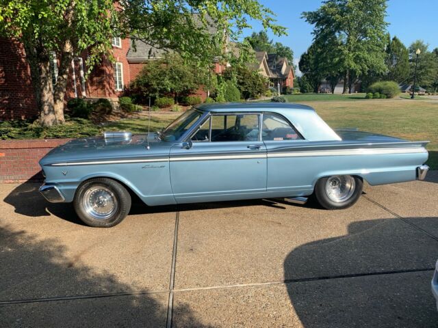 Ford Fairlane 1963 image number 1