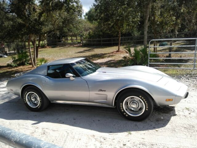 Chevrolet Corvette 1977 image number 1