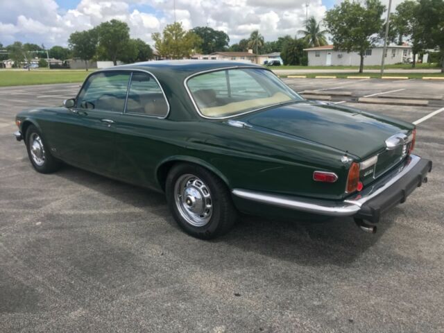 Jaguar XJ6 1977 image number 25