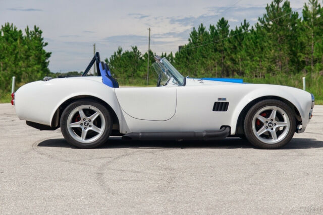 Shelby Cobra 1965 image number 32