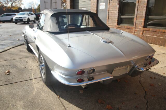 Chevrolet Corvette 1966 image number 27