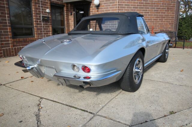 Chevrolet Corvette 1966 image number 31