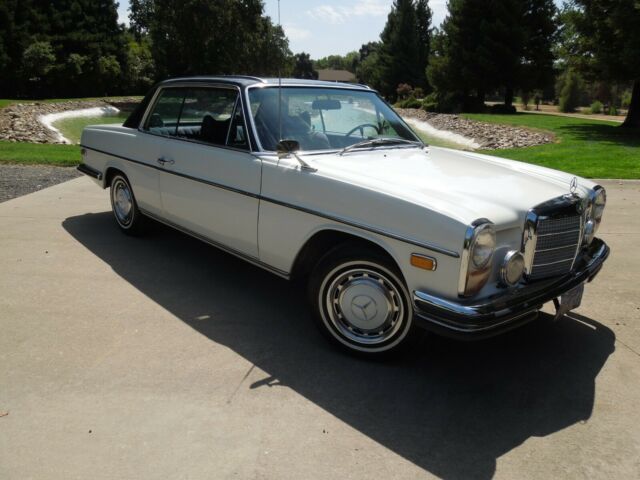 Mercedes-Benz C-Class 1971 image number 22