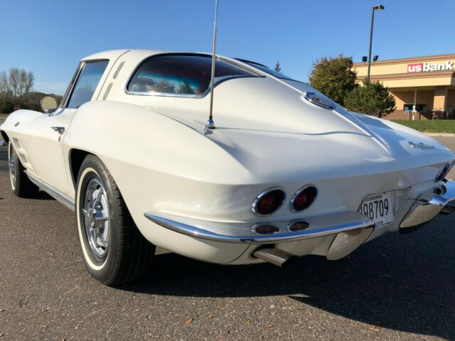 Chevrolet Corvette 1963 image number 28