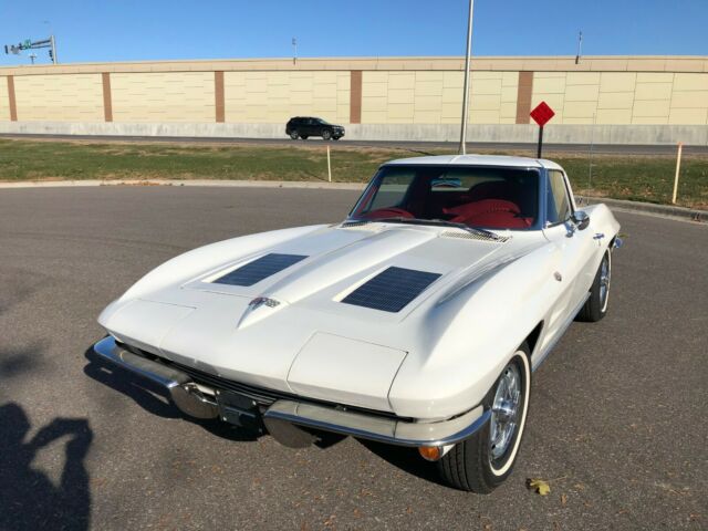 Chevrolet Corvette 1963 image number 30