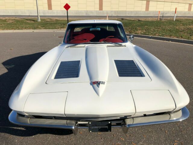 Chevrolet Corvette 1963 image number 31