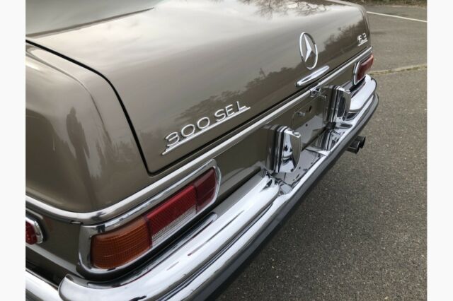 Mercedes-Benz 300-Series 1971 image number 43