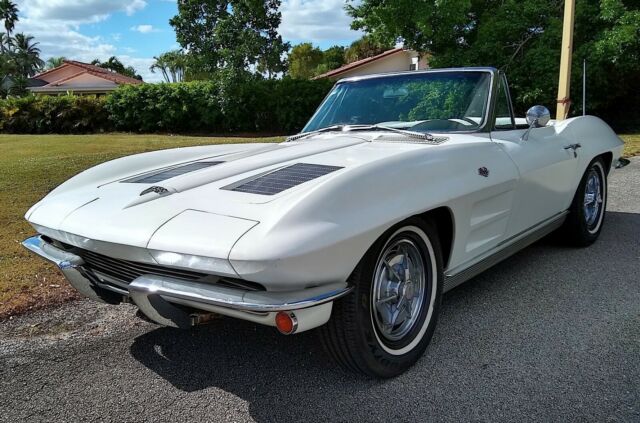 Chevrolet Corvette 1963 image number 0