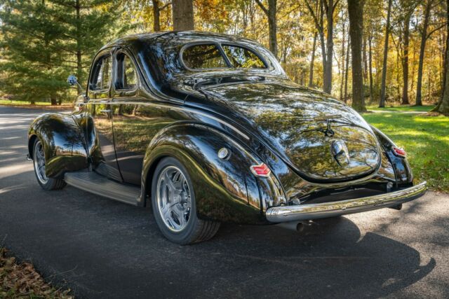 Ford Deluxe 1940 image number 27