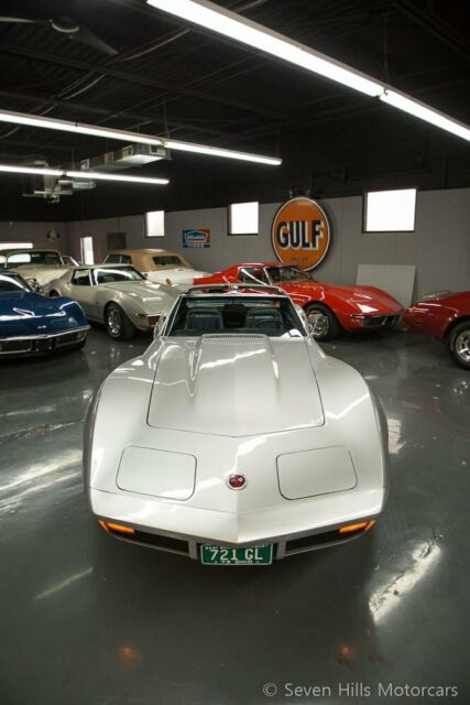 Chevrolet Corvette 1973 image number 2