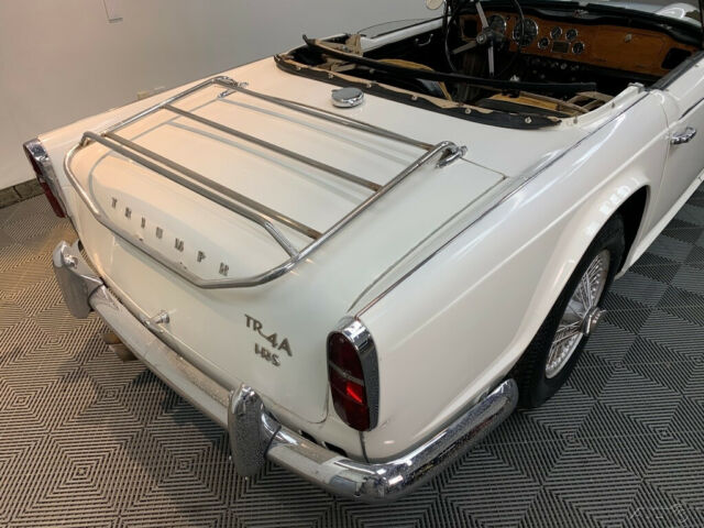 Triumph TR4A 1966 image number 6