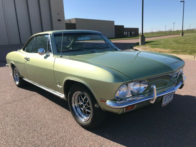 Chevrolet Corvair 1969 image number 25