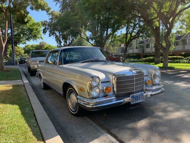 Mercedes-Benz 200-Series 1971 image number 0