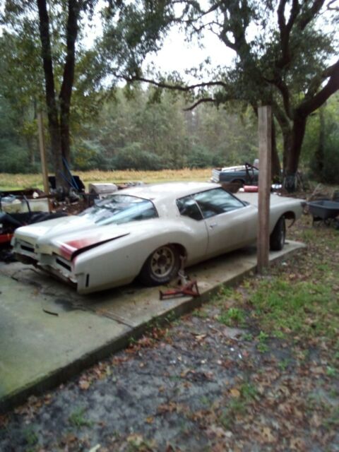 Buick Riviera 1972 image number 10