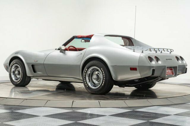 Chevrolet Corvette 1977 image number 29