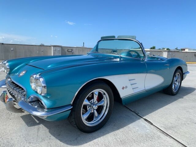 Chevrolet Corvette 1960 image number 0