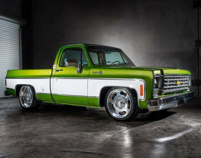 Chevrolet C-10 1976 image number 0