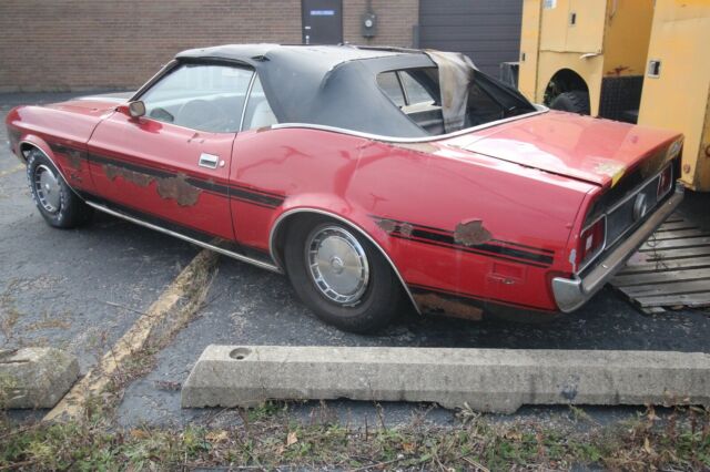 Ford Mustang 1972 image number 25