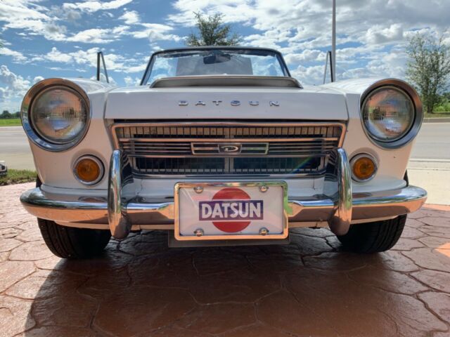 Datsun 2000 1968 image number 14