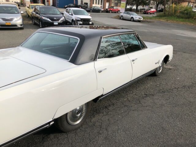 Oldsmobile Ninety-Eight 1966 image number 30