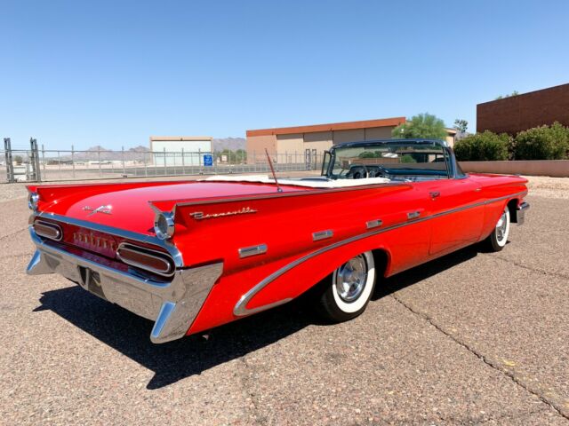 Pontiac Bonneville 1959 image number 3