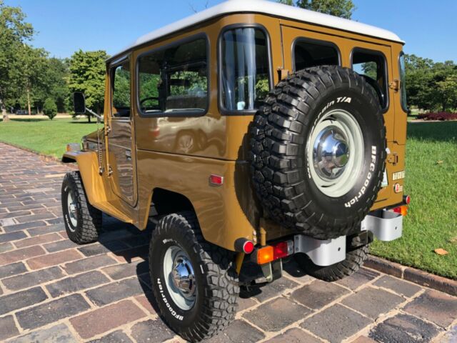 Toyota Land Cruiser 1975 image number 23