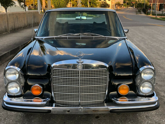 Mercedes-Benz 300-Series 1971 image number 23