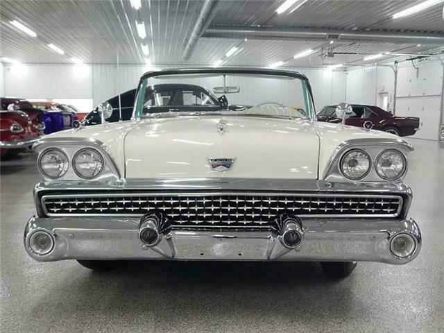 Ford Galaxie 1959 image number 1